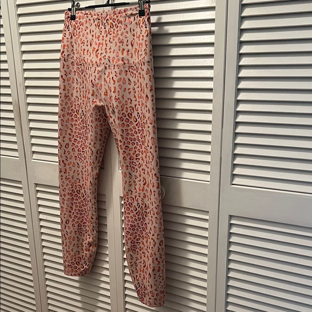 #1237=Chic Animal Print Leggings - Picture 1 of 12